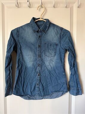 Zara Men's Denim Button-Down Shirt in Light Blue
